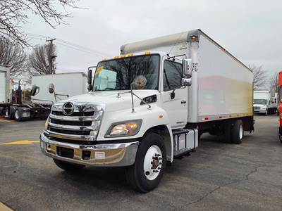 Hino 338 26 ft Box Truck - 260HP, 6 Speed Automatic, Roll up Door, Liftgate