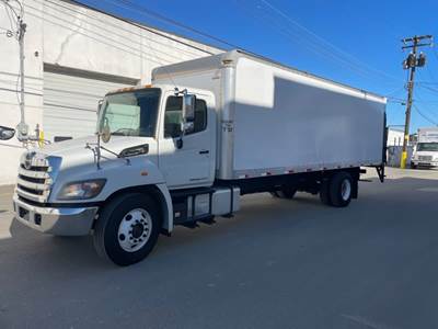 Hino 338 26 ft Box Truck - 260HP, 6 Speed Automatic, Roll up Door, Liftgate