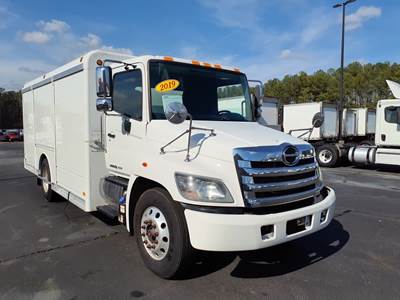 Hino 338 18 ft Box Truck - 260HP, 6 Speed Automatic