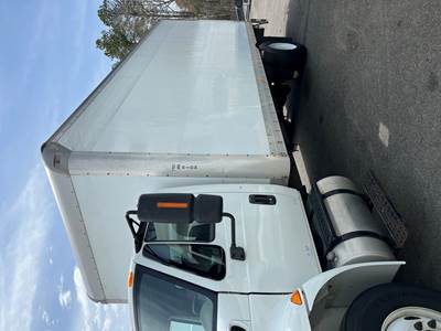 International 4300 24 ft Box Truck - 230HP, 6 Speed Automatic, Roll up Door, Liftgate