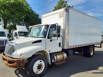 International 4300 20 ft Box Truck - 240HP, 6 Speed Automatic, Roll up Door