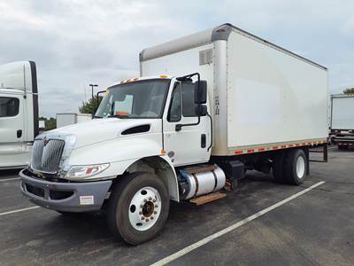 International 4300 20 ft Box Truck - 240HP, 6 Speed Automatic, Roll up Door
