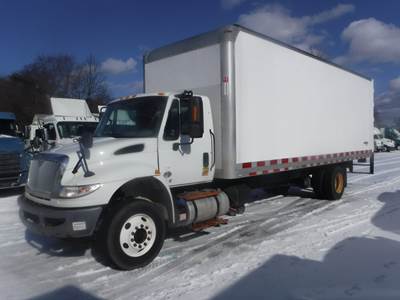 International 4300 26 ft Box Truck - 6 Speed Automatic, Swing Door