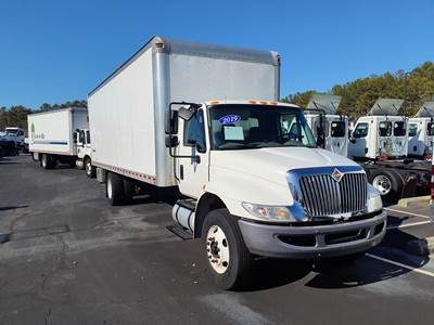 International 4300 26 ft Box Truck - 6 Speed Automatic, Swing Door