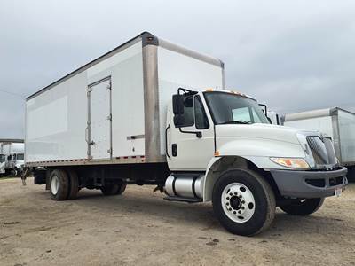 International 4300 26 ft Box Truck - 6 Speed Automatic, Roll up Door, Liftgate
