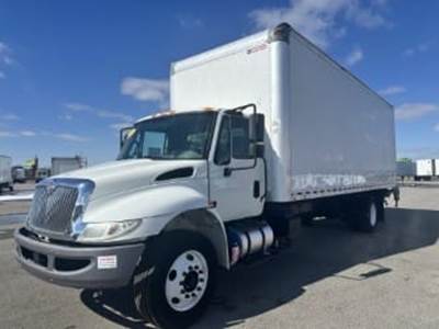 International 4300 26 ft Box Truck - 6 Speed Automatic, Roll up Door, Liftgate