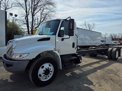 International 4300 Box Truck - 240HP, 6 Speed Automatic
