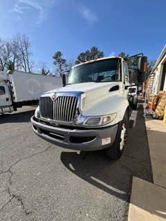 International 4300 Box Truck - 240HP, 6 Speed Automatic