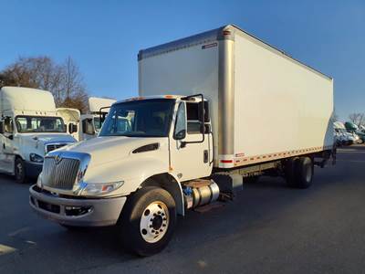 International 4300 26 ft Box Truck - 6 Speed Automatic, Roll up Door, Liftgate