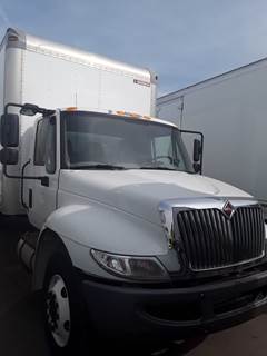 International 4300 26 ft Box Truck - 240HP, 6 Speed Automatic, Swing Door