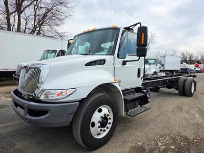 International 4300 Box Truck - 240HP, 6 Speed Automatic