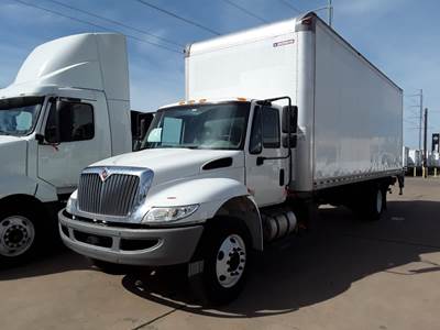 International 4300 26 ft Box Truck - 240HP, 6 Speed Automatic, Roll up Door, Liftgate