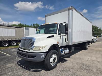 International 4300 26 ft Box Truck - 280HP, 9 Speed Automatic, Roll up Door, Liftgate