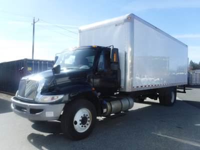 International 4300 24 ft Box Truck - 240HP, 6 Speed Automatic, Roll up Door