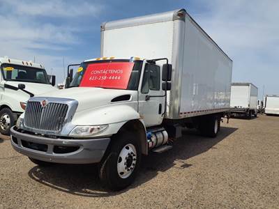 International 4300 26 ft Box Truck - 240HP, 6 Speed Automatic, Roll up Door, Liftgate