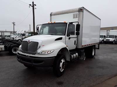 International 4300 16 ft Box Truck - 240HP, 6 Speed Automatic, Roll up Door