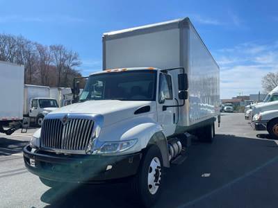 International 4300 26 ft Box Truck - 240HP, 6 Speed Automatic, Roll up Door, Liftgate