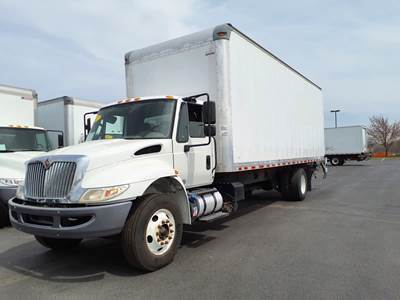 International 4300 26 ft Box Truck - 240HP, 6 Speed Automatic, Roll up Door, Liftgate