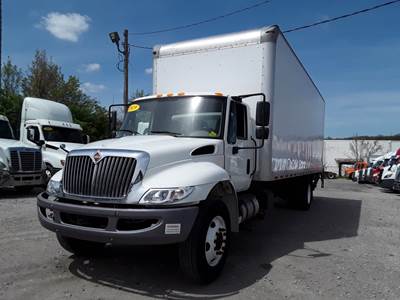 International 4300 26 ft Box Truck - 240HP, 6 Speed Automatic, Roll up Door, Liftgate