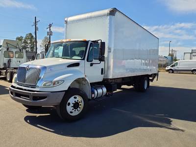 International 4300 26 ft Box Truck - 240HP, 6 Speed Automatic, Roll up Door, Liftgate