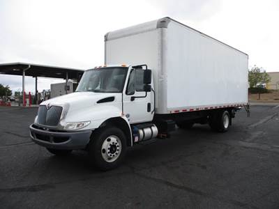International 4300 26 ft Box Truck - 240HP, 7 Speed Automatic, Roll up Door, Liftgate
