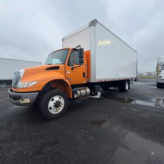 International 4300 26 ft Box Truck - 240HP, 7 Speed Automatic, Roll up Door, Liftgate