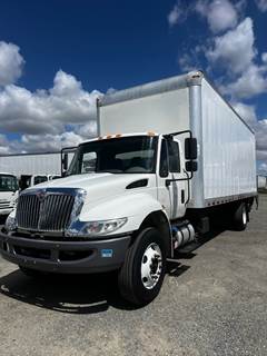 International 4300 26 ft Box Truck - 240HP, 6 Speed Automatic, Roll up Door, Liftgate