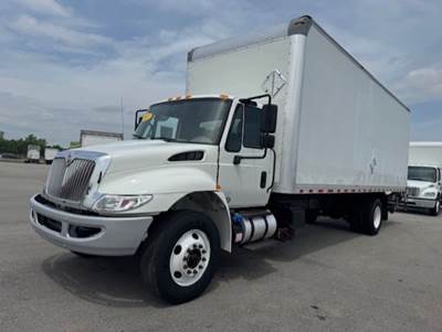 International 4300 26 ft Box Truck - 6 Speed Automatic, Roll up Door, Liftgate