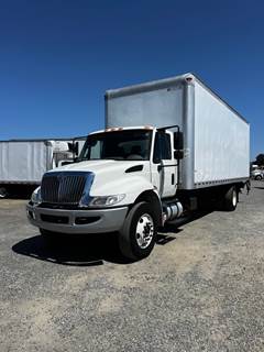 International 4300 26 ft Box Truck - 240HP, 6 Speed Automatic, Roll up Door, Liftgate