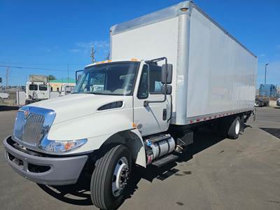 International 4300 26 ft Box Truck - 240HP, 6 Speed Automatic, Roll up Door, Liftgate
