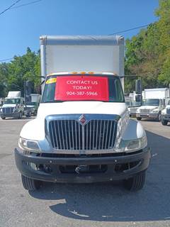 International 4300 26 ft Box Truck - 240HP, 6 Speed Automatic, Roll up Door, Liftgate