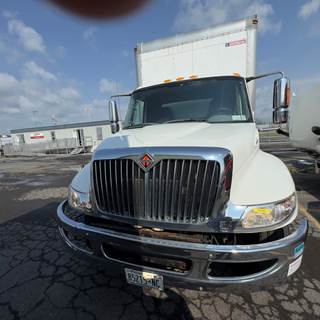 International 4300 26 ft Box Truck - 280HP, 6 Speed Automatic, Roll up Door, Liftgate