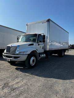 International 4300 26 ft Box Truck - 240HP, 6 Speed Automatic, Roll up Door, Liftgate