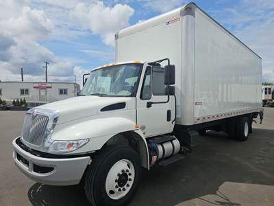 International 4300 26 ft Box Truck - 240HP, 6 Speed Automatic, Roll up Door, Liftgate
