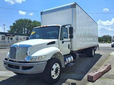 International 4300 26 ft Box Truck - 240HP, 6 Speed Automatic, Roll up Door, Liftgate