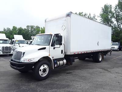 International 4300 26 ft Box Truck - 240HP, 6 Speed Automatic, Roll up Door, Liftgate