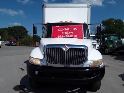 International 4300 26 ft Box Truck - 250HP, 6 Speed Automatic, Roll up Door, Liftgate