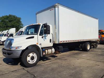 International 4300 26 ft Box Truck - 240HP, 6 Speed Automatic, Roll up Door, Liftgate