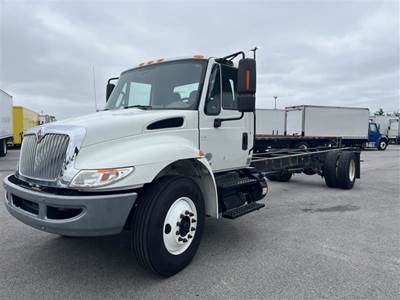 International 4300 Box Truck - 240HP, 6 Speed Automatic