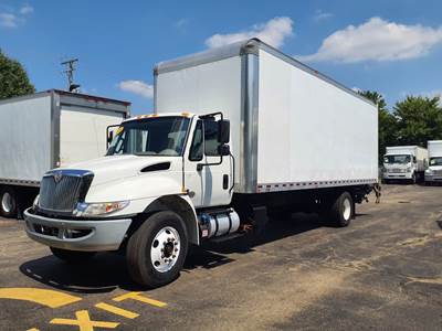 International 4300 Box Truck - 240HP, 6 Speed Automatic, Liftgate