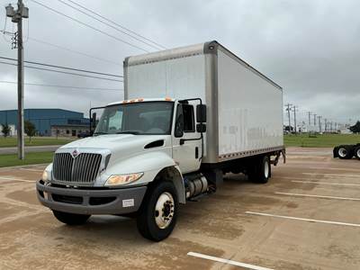 International 4300 26 ft Box Truck - 240HP, 6 Speed Automatic, Roll up Door, Liftgate
