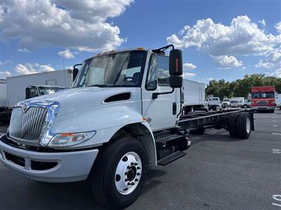 International 4300 Box Truck - 240HP, 6 Speed Automatic