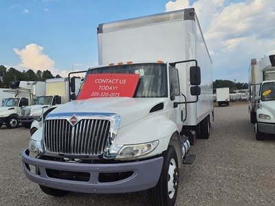 International 4300 26 ft Box Truck - 250HP, 6 Speed Automatic, Roll up Door, Liftgate