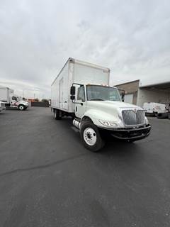 International 4300 26 ft Box Truck - 240HP, 6 Speed Automatic, Roll up Door, Liftgate