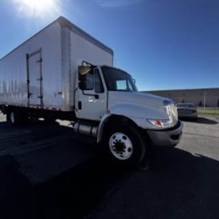 International 4300 26 ft Box Truck - 240HP, 6 Speed Automatic, Roll up Door, Liftgate