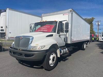 International 4300 26 ft Box Truck - 240HP, 6 Speed Automatic, Roll up Door, Liftgate