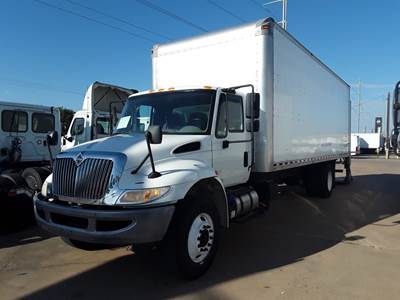 International 4300 26 ft Box Truck - 240HP, 7 Speed Automatic, Roll up Door, Liftgate
