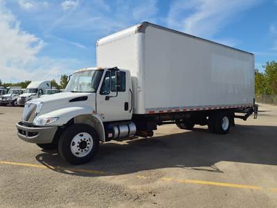 International 4300 26 ft Box Truck - 240HP, 6 Speed Automatic, Roll up Door, Liftgate