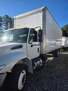 International 4300 26 ft Box Truck - 240HP, 6 Speed Automatic, Roll up Door, Liftgate