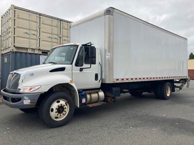 International 4300 26 ft Box Truck - 240HP, 6 Speed Automatic, Roll up Door, Liftgate
